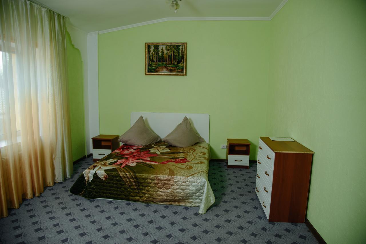 Hostel Wigwam Uralsk Exterior foto